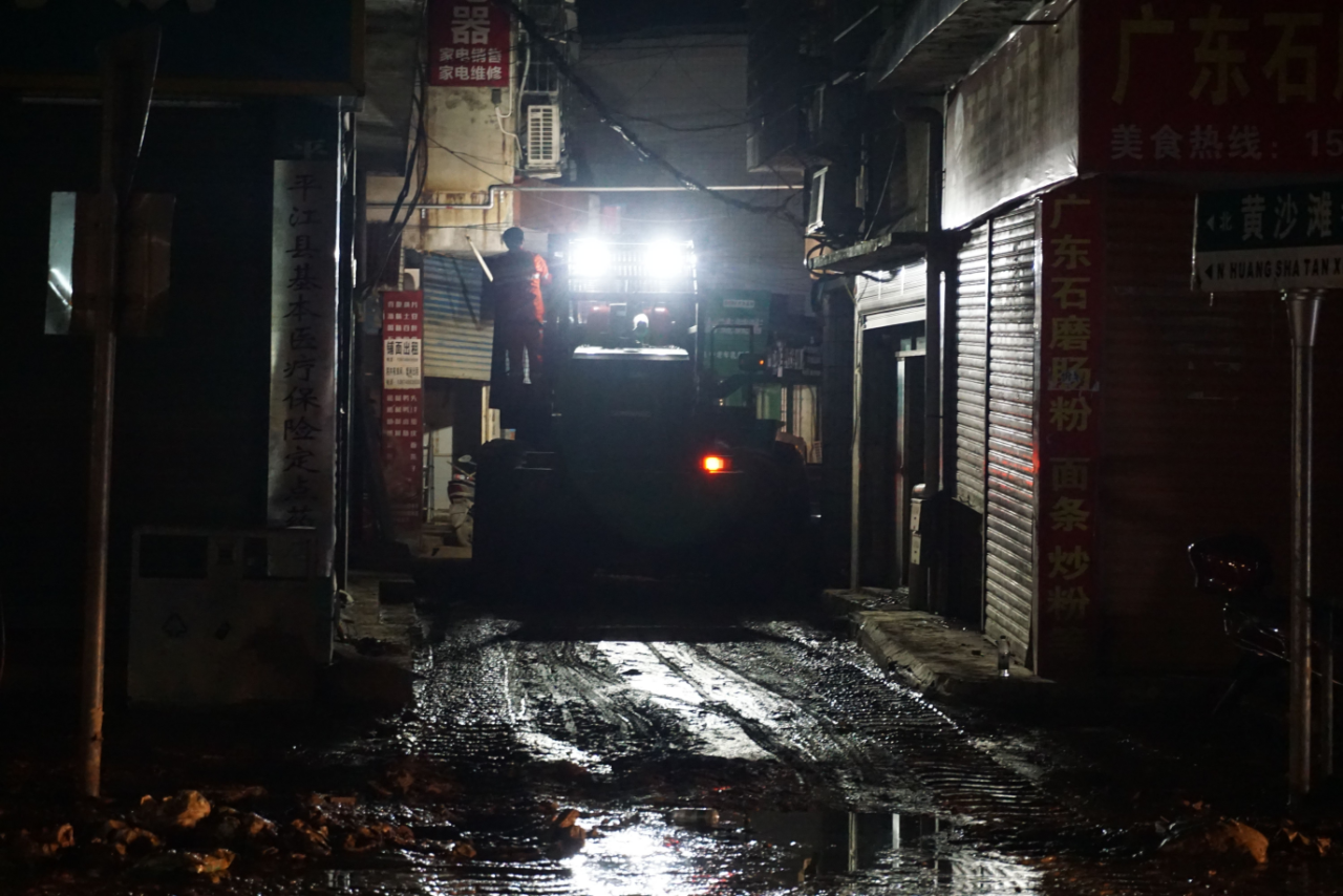 驰援湖南平江抗洪抢险，，，共克时艰显继承