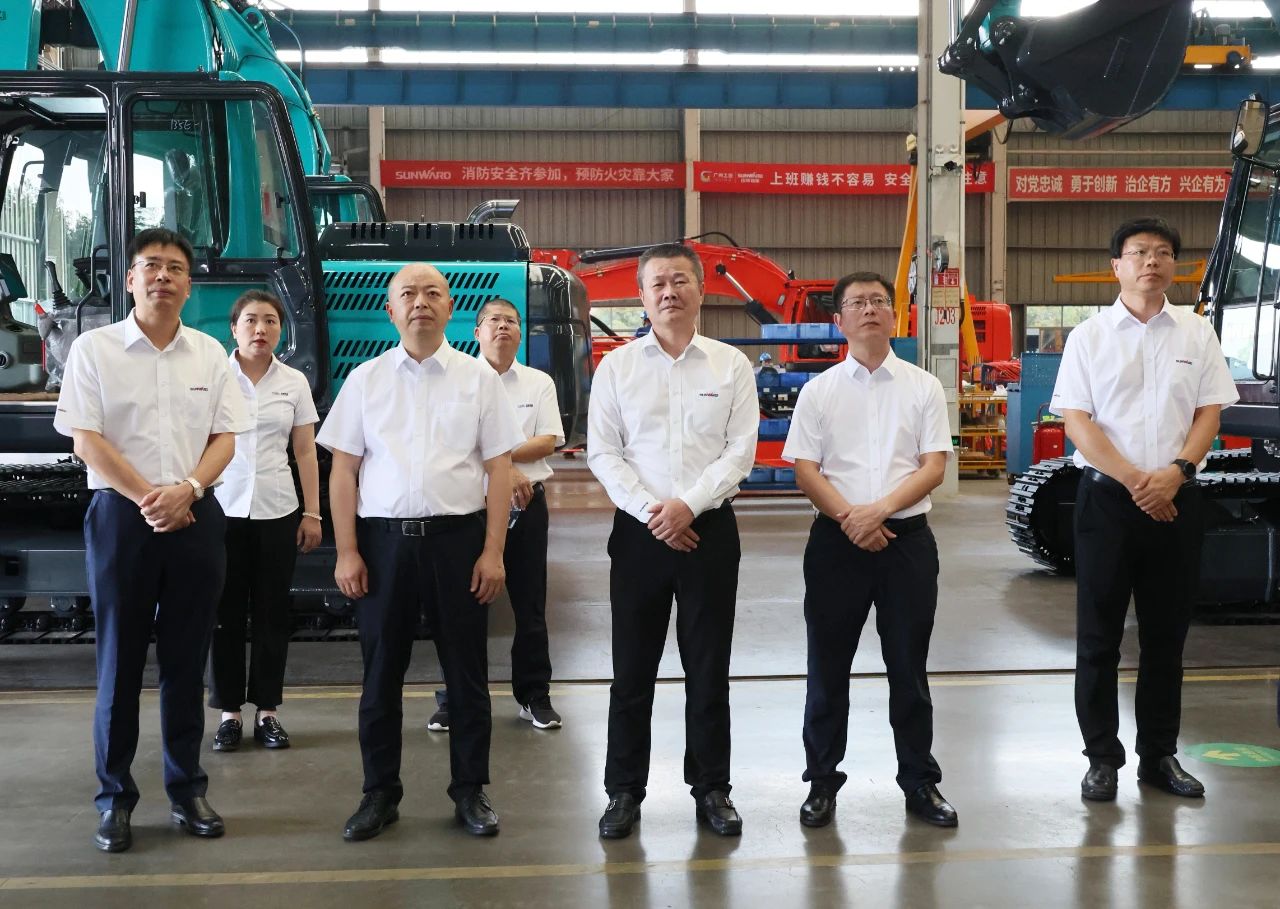 122cc太阳成智能与易普力签署框架相助协议