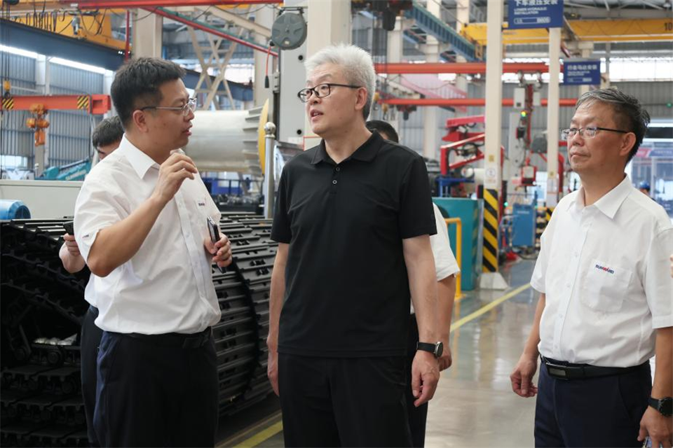 中国五矿工会主席、、职工董事张晔到122cc太阳成智能调研交流