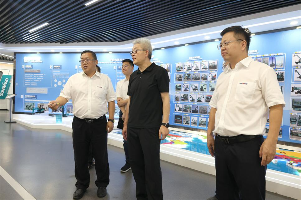 中国五矿工会主席、、职工董事张晔到122cc太阳成智能调研交流