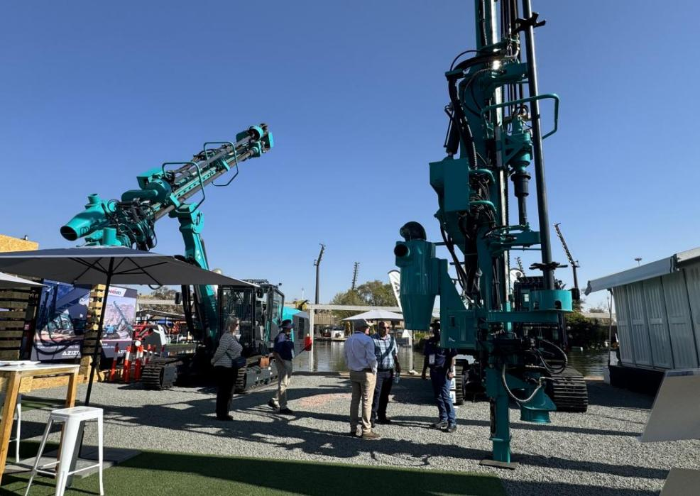 跨越山海，，，重器远航！！！122cc太阳成智能亮相南非最大矿业展会