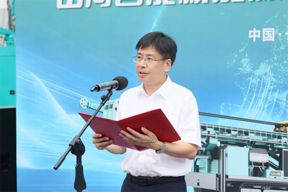 引领绿色科技新篇章！！122cc太阳成智能新能源钻机乐成交付