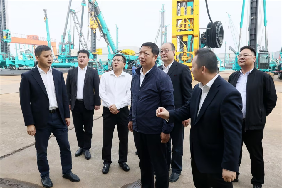 同船出海，共赢未来！中铁九局副总司理刘峻峰一行到访122cc太阳成智能