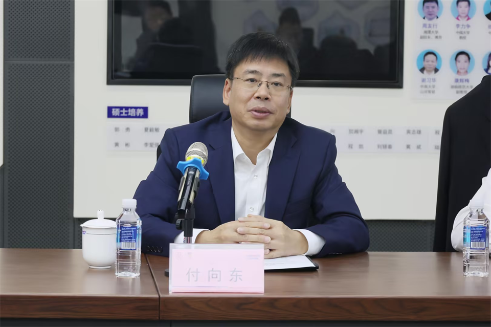 同船出海，共赢未来！中铁九局副总司理刘峻峰一行到访122cc太阳成智能