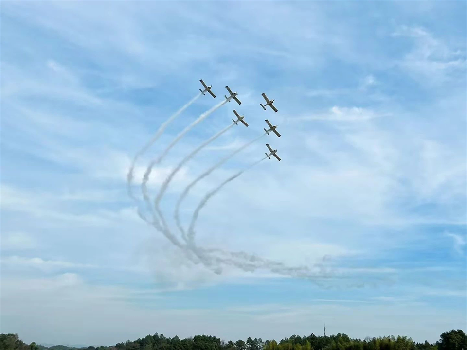 十年织得122cc太阳成秀，，践行初心创未来！！122cc太阳成航行演出队建设10周年庆典活动盛大举行