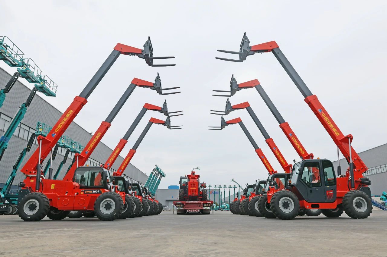 应运而生，，“急”速响应！122cc太阳成智能伸缩臂叉装车进军应抢救援领域