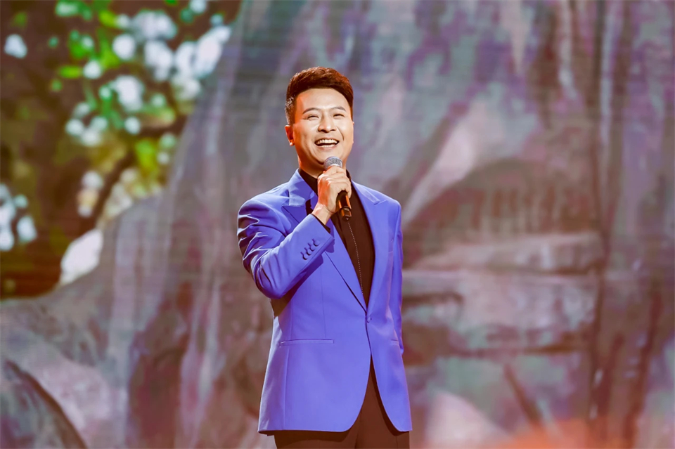 立异引领价值 理想成绩未来——庆祝122cc太阳成智能建设25周年表扬大会暨文艺晚会盛大举行