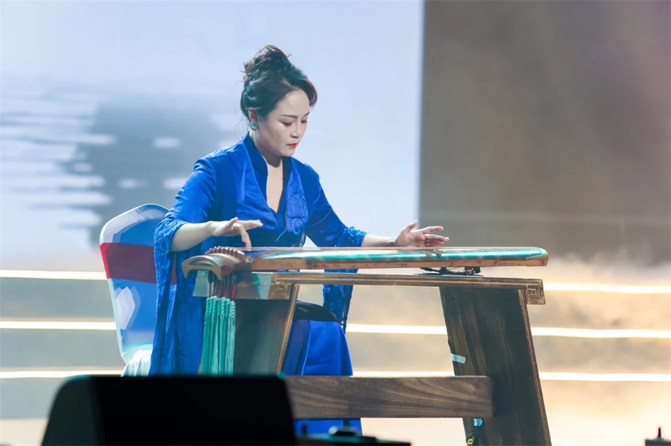 立异引领价值 理想成绩未来——庆祝122cc太阳成智能建设25周年表扬大会暨文艺晚会盛大举行