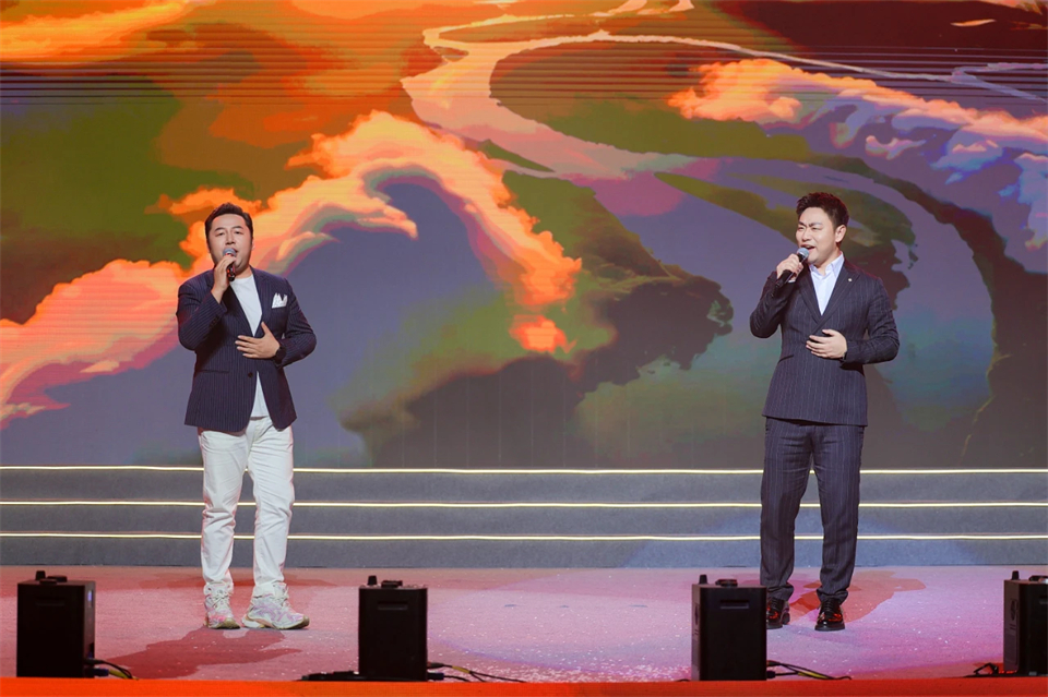 立异引领价值 理想成绩未来——庆祝122cc太阳成智能建设25周年表扬大会暨文艺晚会盛大举行