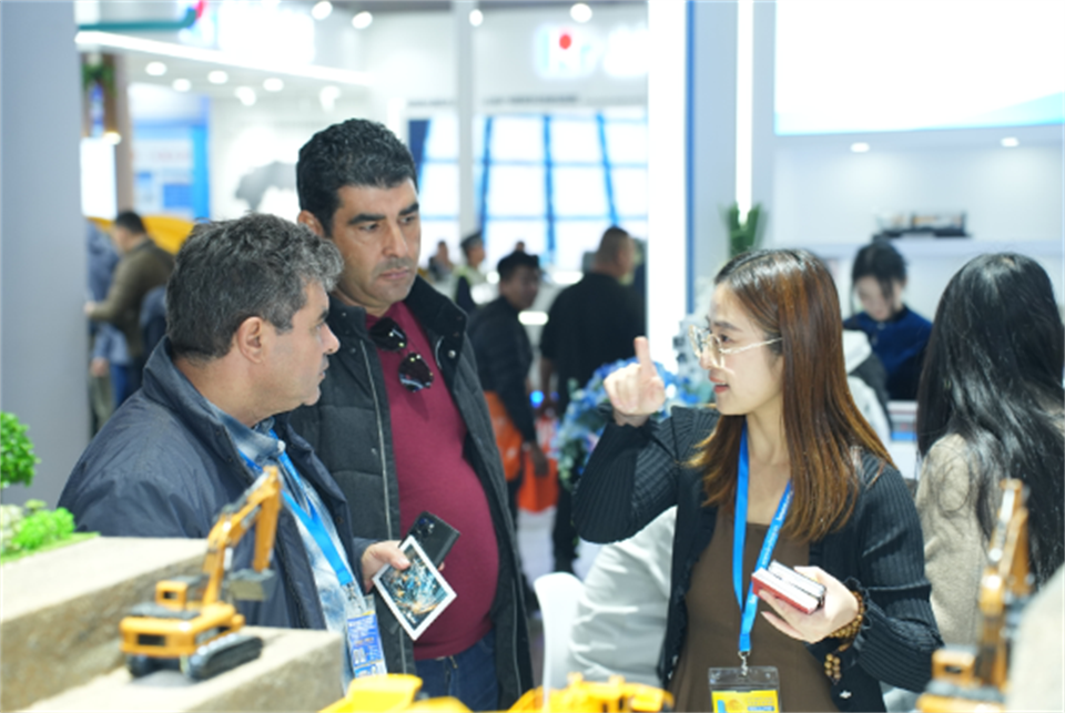 智造空间，价值共生！！！广州122cc太阳成精彩亮相2024上海宝马展