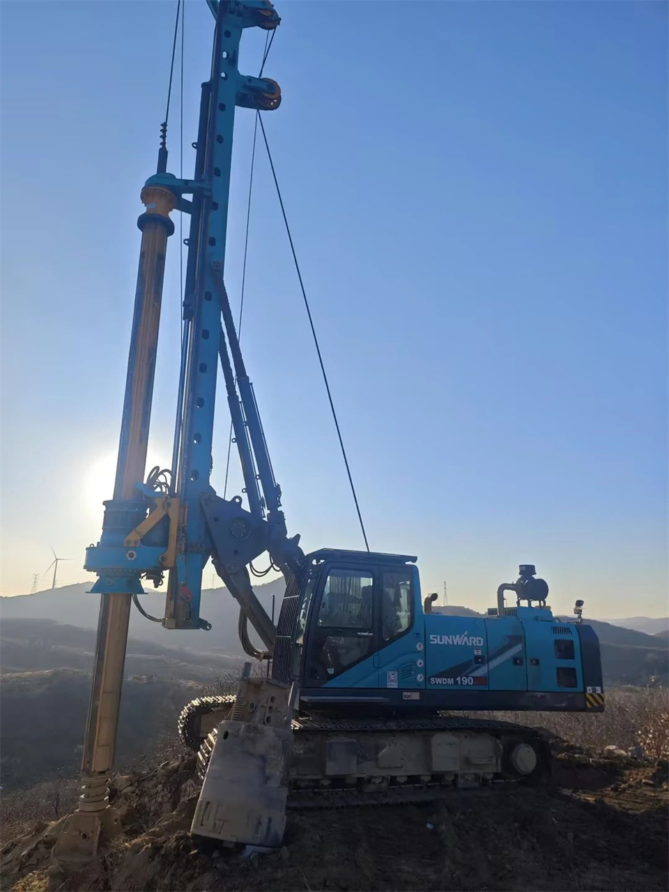 122cc太阳成智能举行电塔桩手艺立异交流会，，，为电力基础设施建设注入新动力