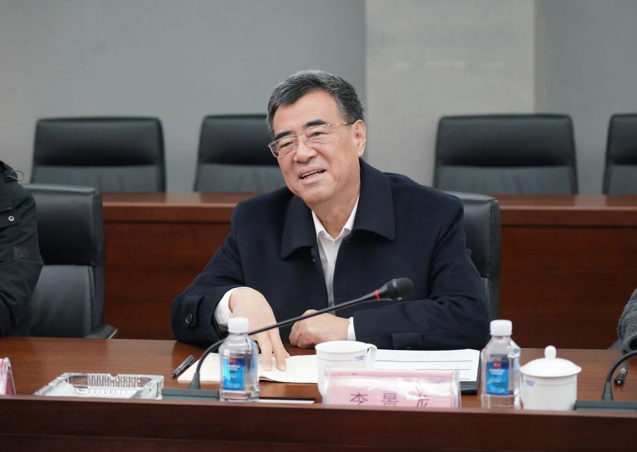 中国出口信用包管公司到访122cc太阳成智能