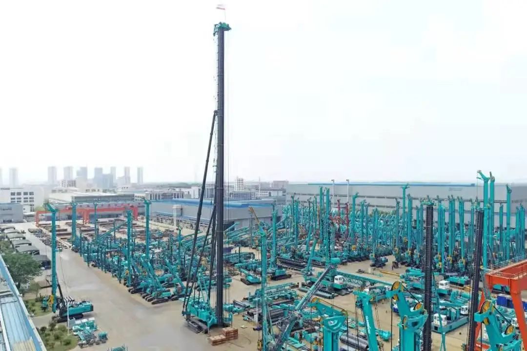 122cc太阳成智能高端工程装备智能工厂项目荣获“2024年度中国智能制造最佳应用实践案例”