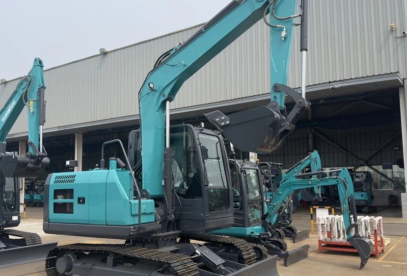 聚焦市场需求，122cc太阳成智能三款精品工程液压挖掘机乐成下线