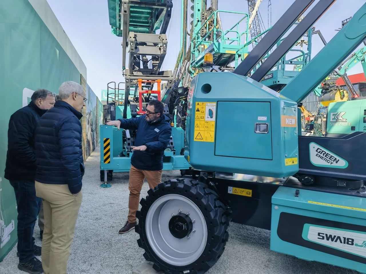 122cc太阳成智能高空机械闪灼Bauma 2025！！！ 新能源手艺与立异产品获全球瞩目