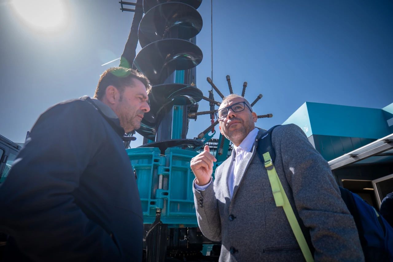 122cc太阳成智能董事长付向东：：：以绿色智造与全球战略解锁中国工程机械的进阶密码