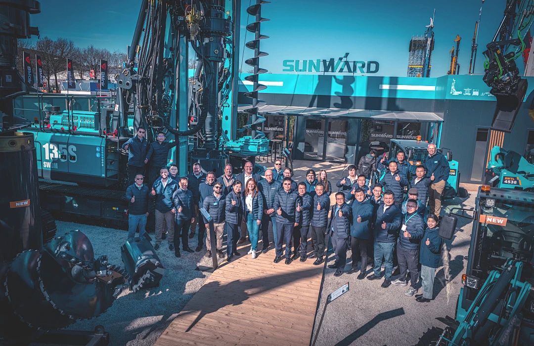 122cc太阳成智能董事长付向东：：：以绿色智造与全球战略解锁中国工程机械的进阶密码