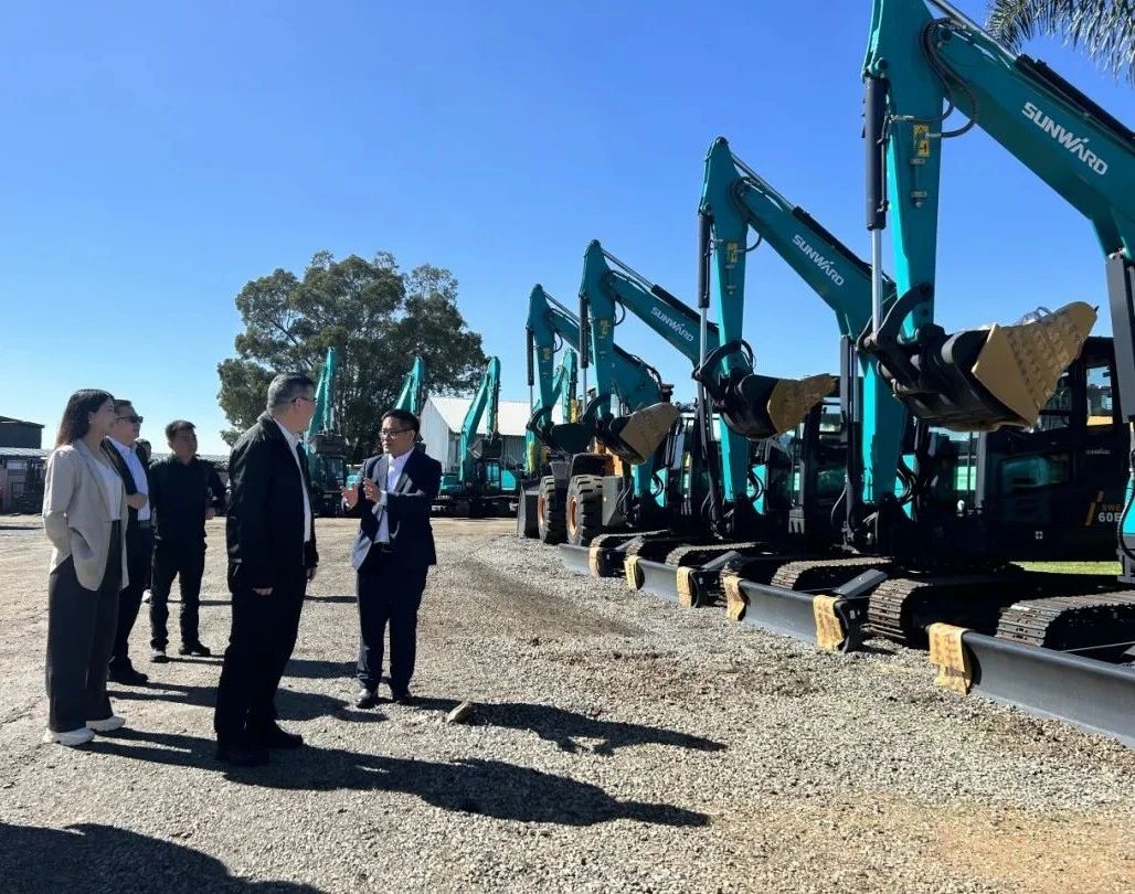 广州工控集团总司理王福铸率队考察122cc太阳成智能南非子公司