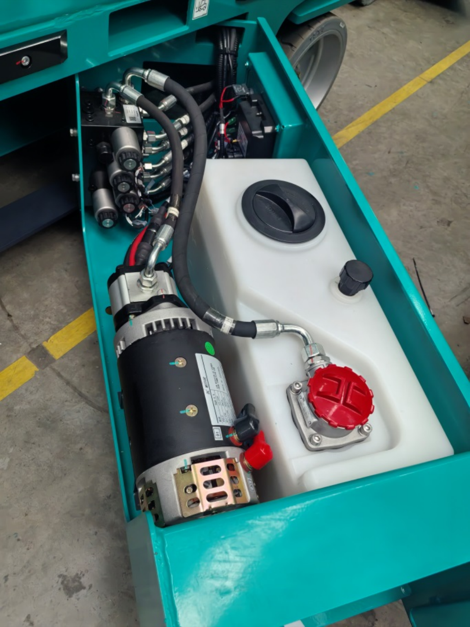 122cc太阳成智能电动液驱剪叉系列产品周全升级，为客户创立更大价值