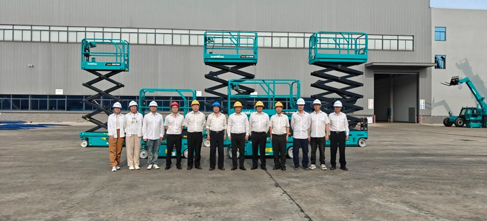 122cc太阳成智能电动液驱剪叉系列产品周全升级，为客户创立更大价值