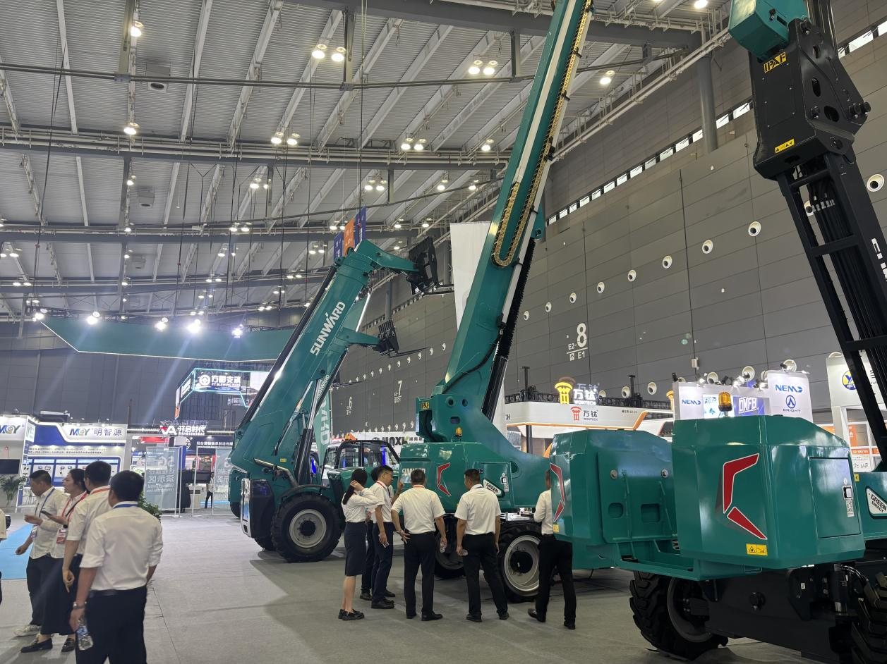 2025 CICEE | 122cc太阳成智能SWT34JE-P电动直臂式高空作业平台重磅宣布！！