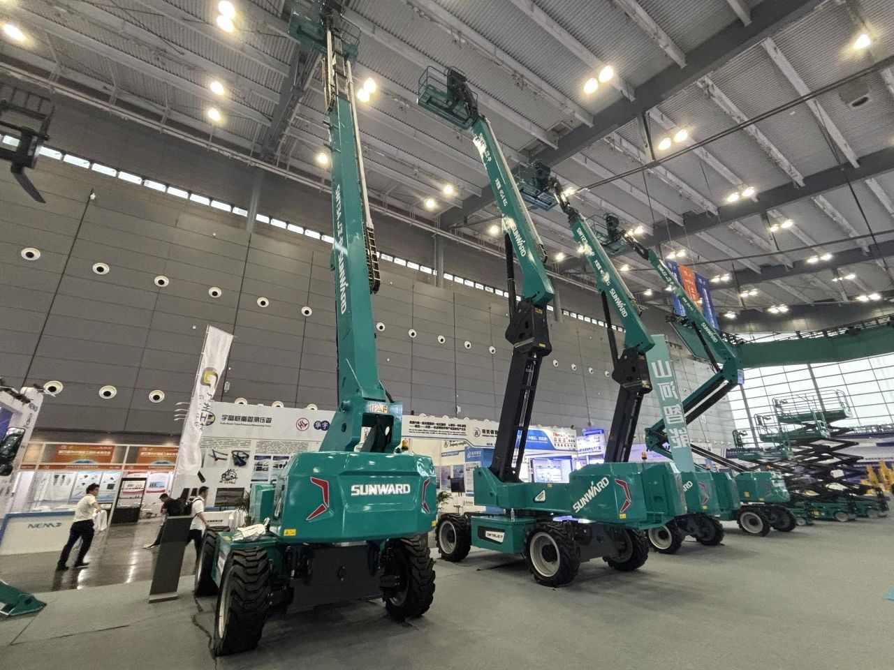 2025 CICEE | 122cc太阳成智能SWT34JE-P电动直臂式高空作业平台重磅宣布！！