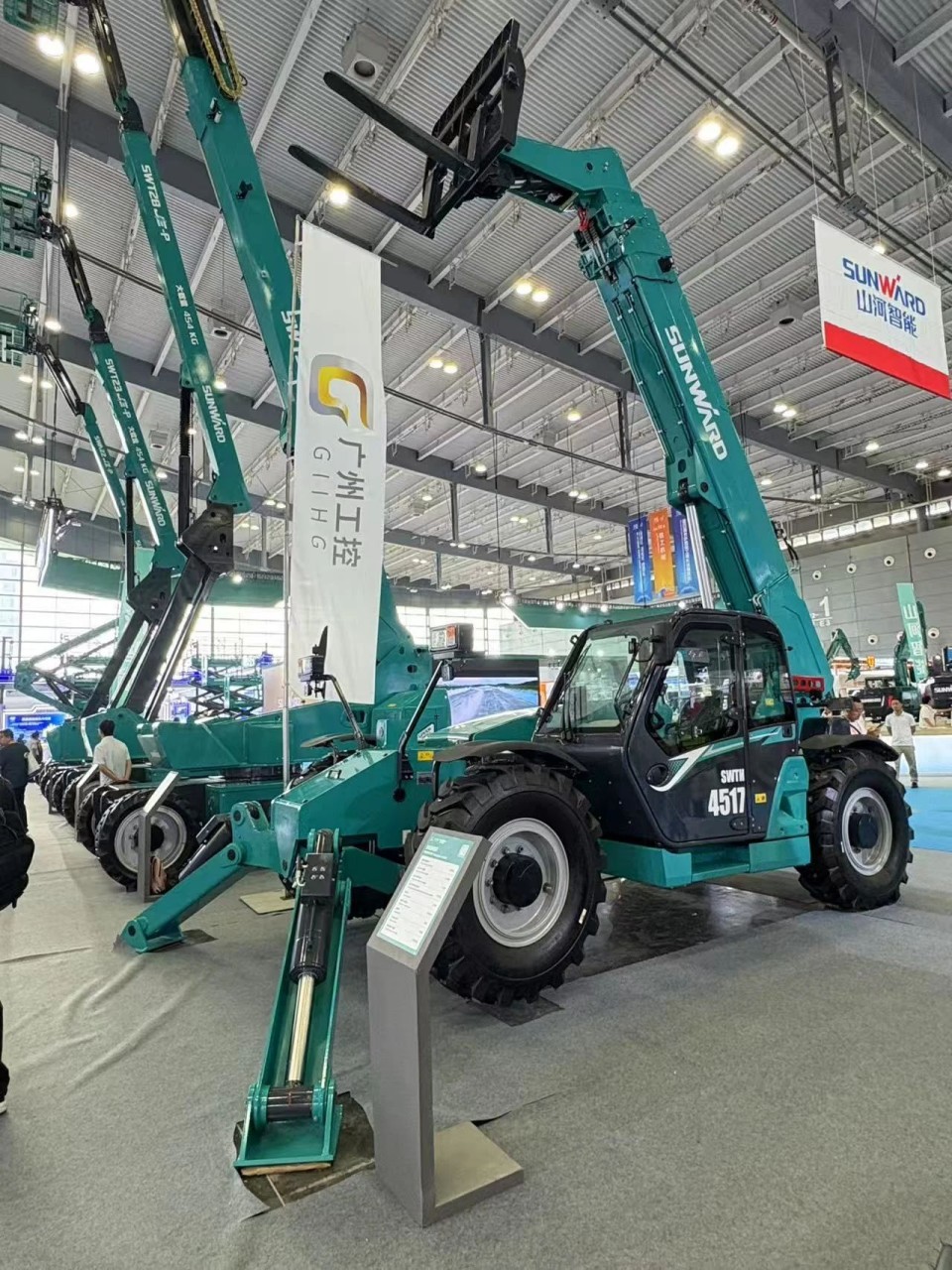 2025 CICEE | 变装升级！新一代SWTH4517叉装车硬核亮相长沙展