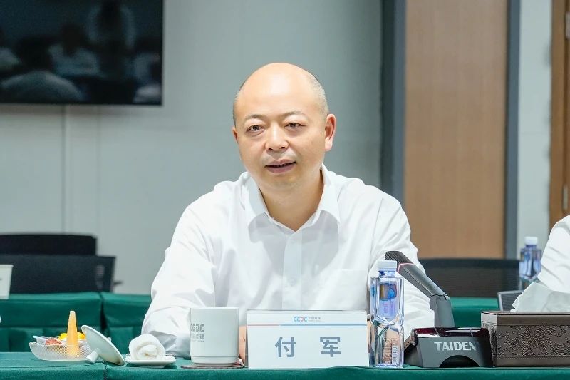 122cc太阳成智能与易普力公司深化战略相助，，共筑混装装备手艺转化新标杆