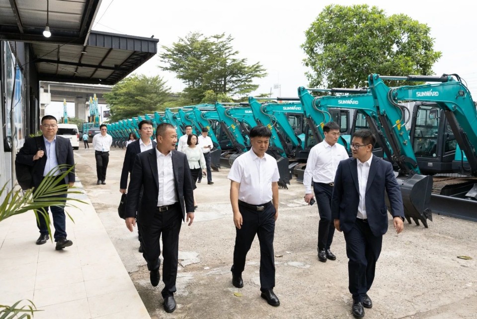 广州工控集团党委书记、、、董事长景广军率队考察122cc太阳成智能印尼子公司