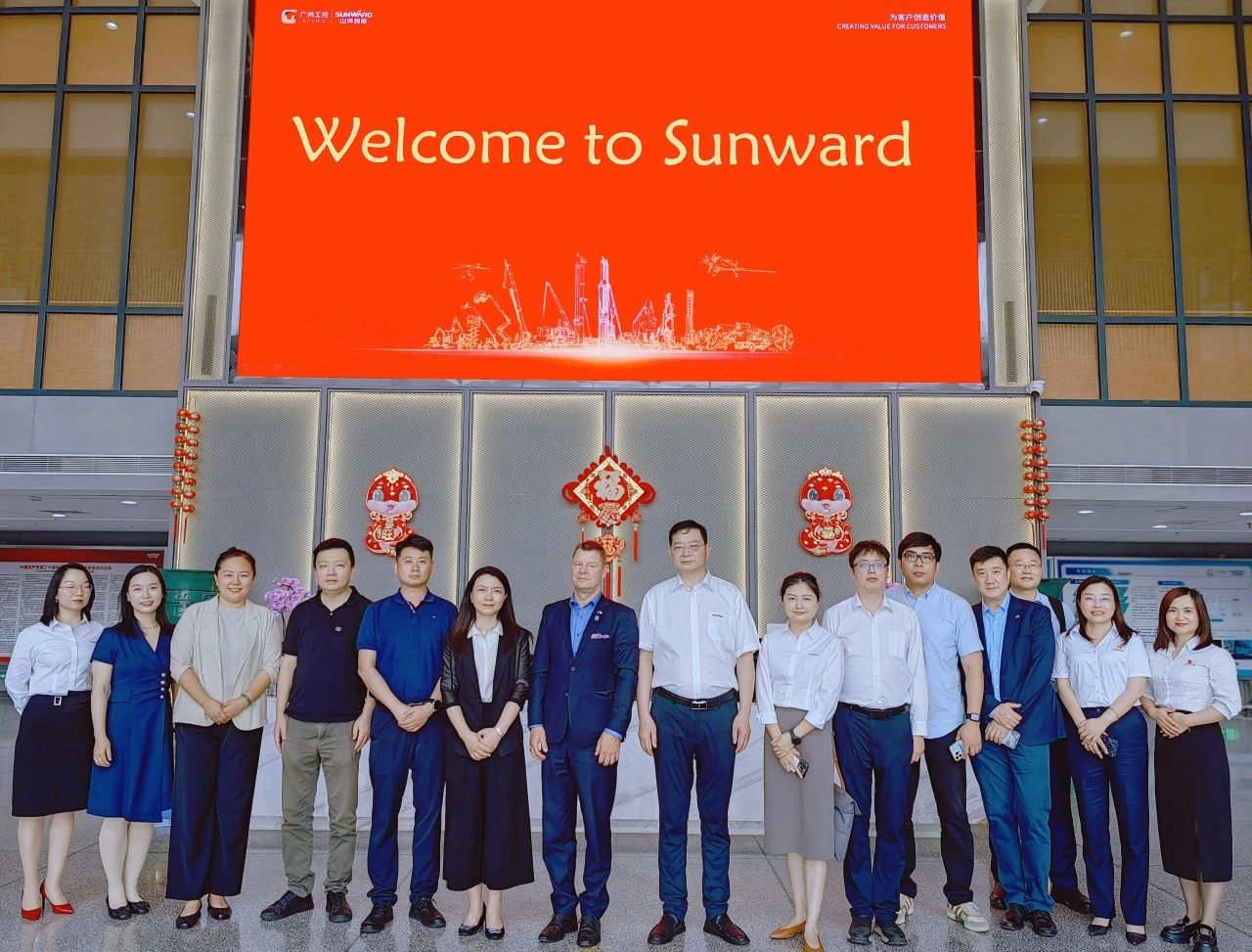 芬兰驻华大使馆商务参赞到访122cc太阳成智能