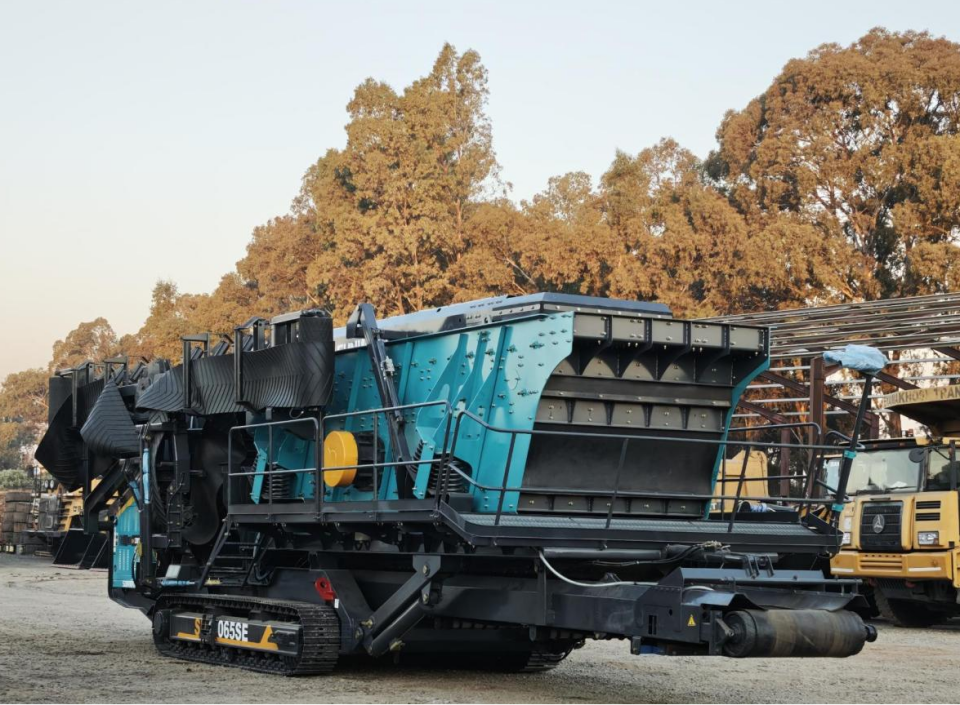 122cc太阳成智能破碎筛分成套装备乐成登陆非洲市场。。不嫦嘀灿缕