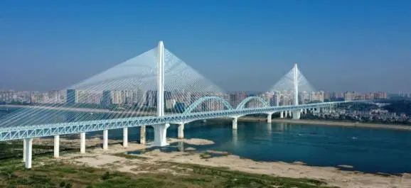 再战“天下级工程”！！！122cc太阳成智能旋挖钻机助力宜昌长江公铁大桥建设