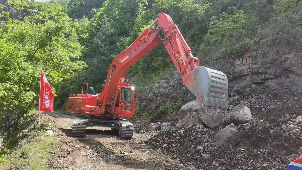 硬核破解“最后一公里”难题，122cc太阳成智能应抢救援装备助力“应急使命·2025”演习！