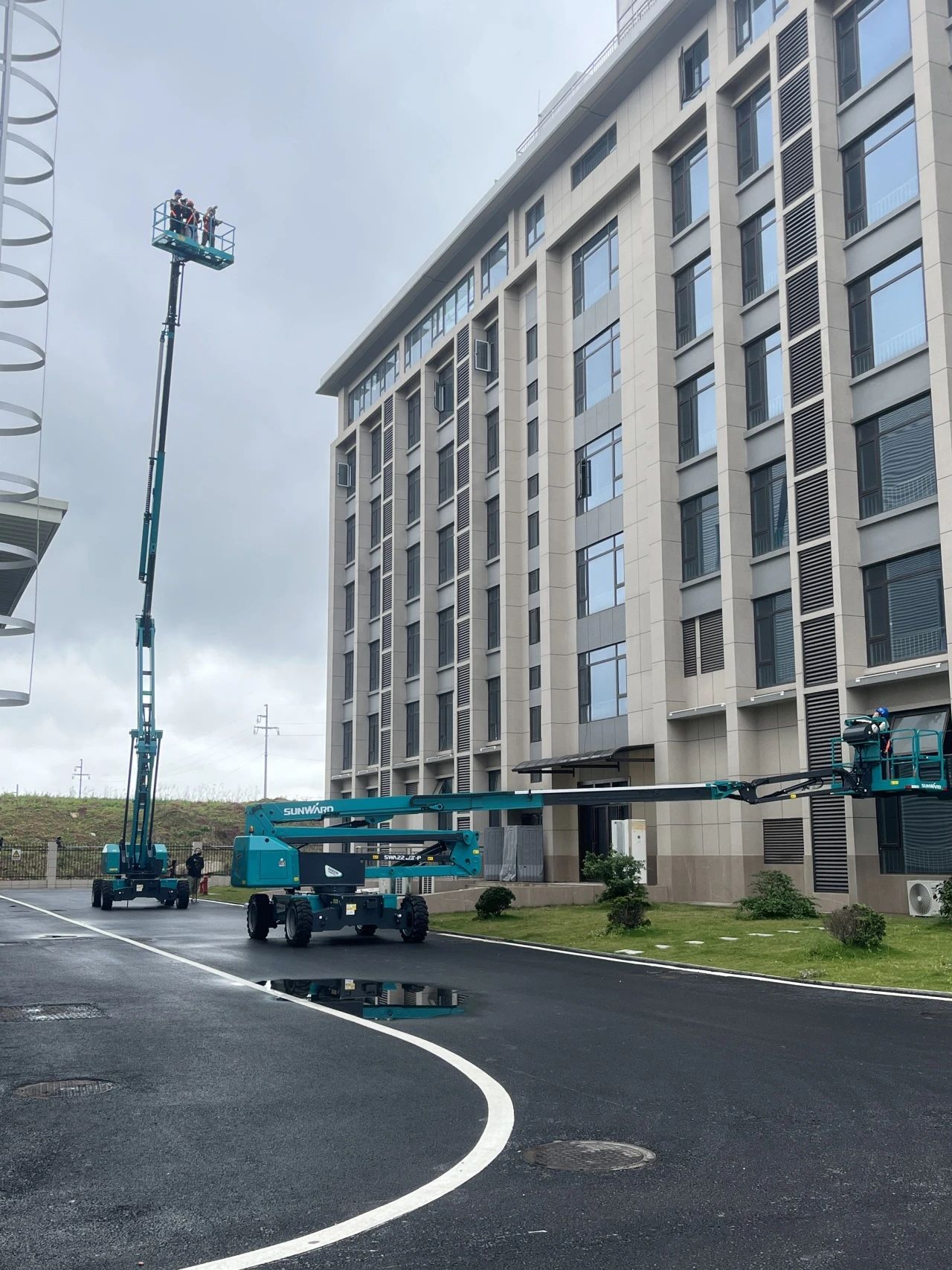 122cc太阳成智能高空机械亮相《最先推理吧3》，与明星共赴