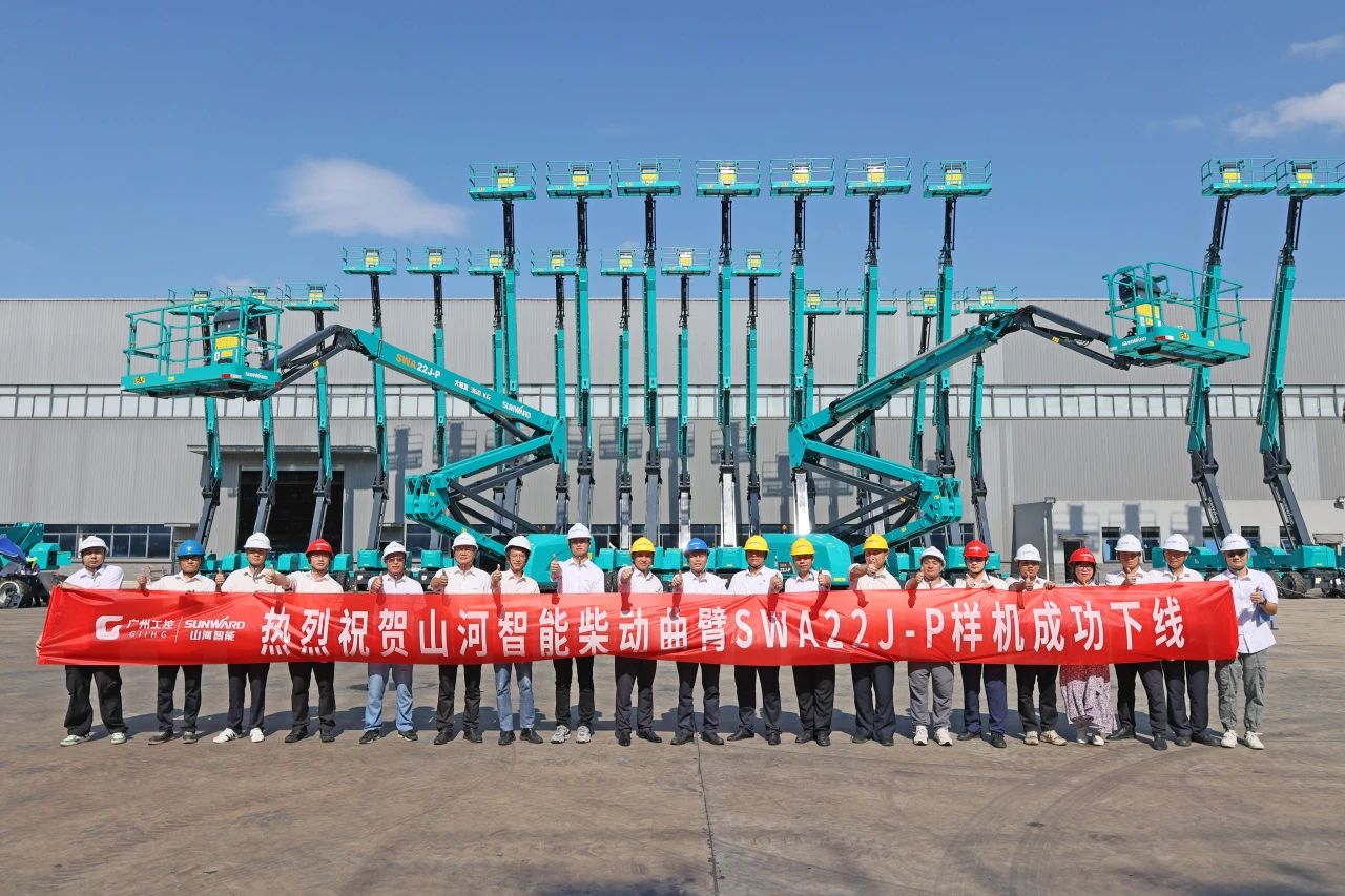 手艺新标杆！！！122cc太阳成智能SWA22J-P柴动曲臂式高空作业平台下线！！！