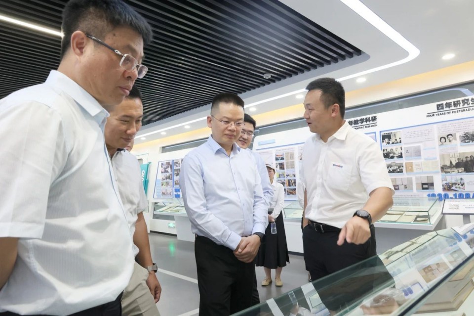 共商相助，，，建华控股有限公司董事长汪贵华到访122cc太阳成智能