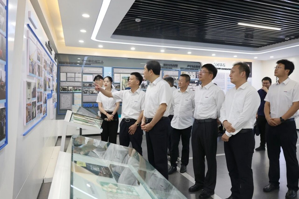 中国煤炭地质总局局长马刚到访122cc太阳成智能，同谋绿色智能矿山装备生长新路径