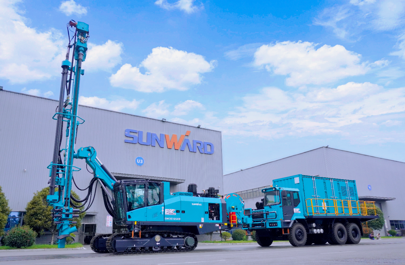 122cc太阳成智能SWDE165EB电动潜孔钻机重磅下线，，，开启绿色钻爆新时代