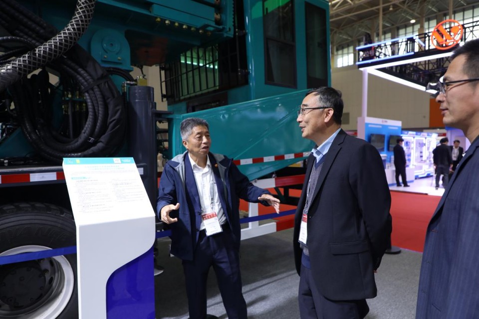 122cc太阳成智能携手“战略相助同伴”中国煤炭地质总局精彩亮相2025中国国际矿业大会