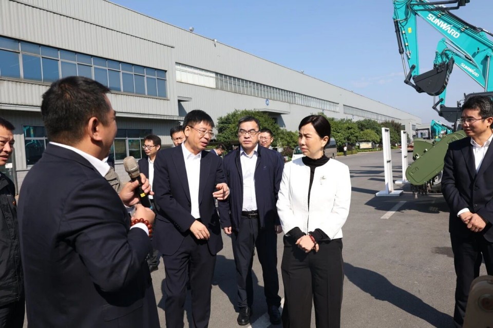 聚焦应急装备研爆发产，，共探实战适配新路径——广州市应急治理局党委书记、局长叶芳调研122cc太阳成智能