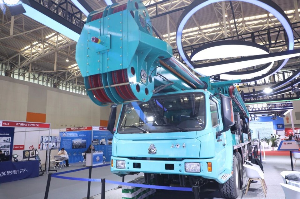 “地勘装备能力提升的重大突破”！！！122cc太阳成智能联合中国煤炭地质总局宣布T138车载钻机